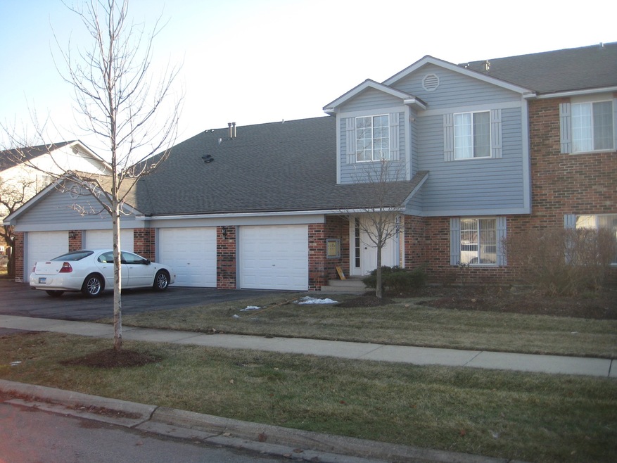 1741 Chesapeake Ln unit 2, Schaumburg, IL 60193 - photo 1
