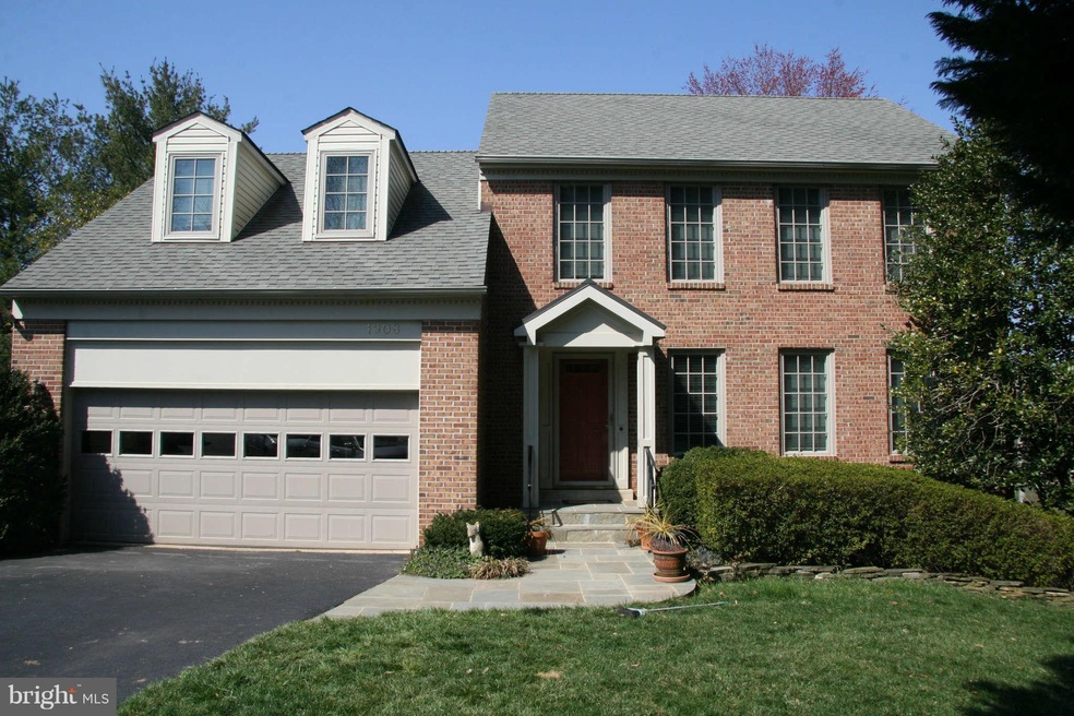 1908 Aubrey Place Ct, Vienna, VA 22182 - photo 1