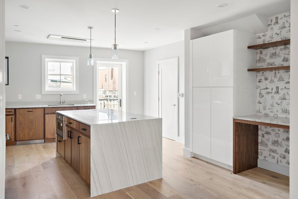 471 Hanover St unit 1, Boston, MA 02113 - photo 1