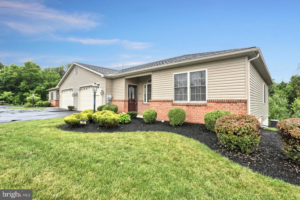 191 Meadowview Dr unit UT91, Harrisburg, PA 17111 - photo 1