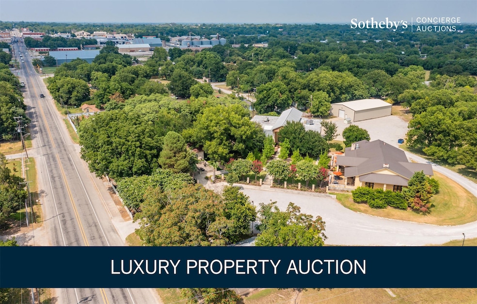 802 S Austin St, Comanche, TX 76442 - photo 1