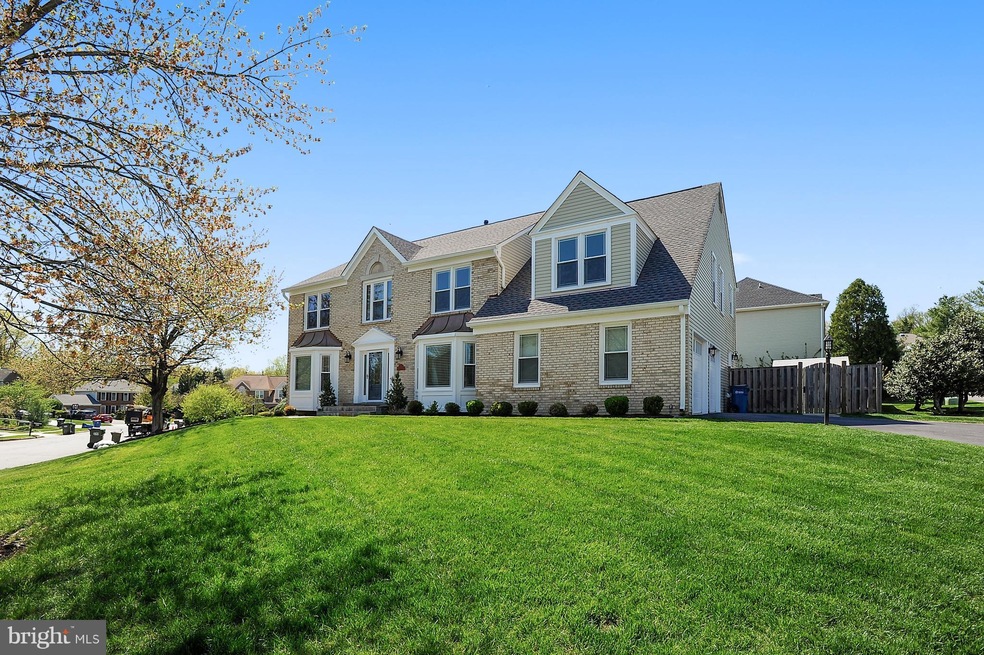 2118 Robin Way Ct, Vienna, VA 22182 - photo 1