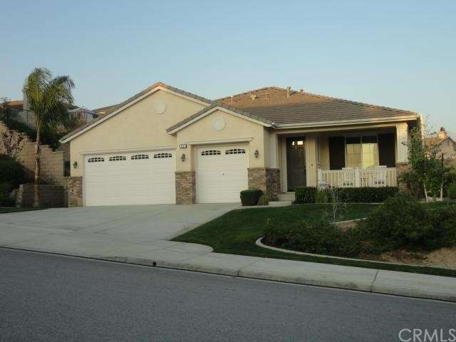 Beautiful Single Story home in upper E. Highlands 