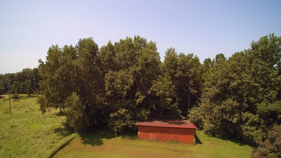 419 Wilbanks Cir, Commerce, GA 30529 - photo 1