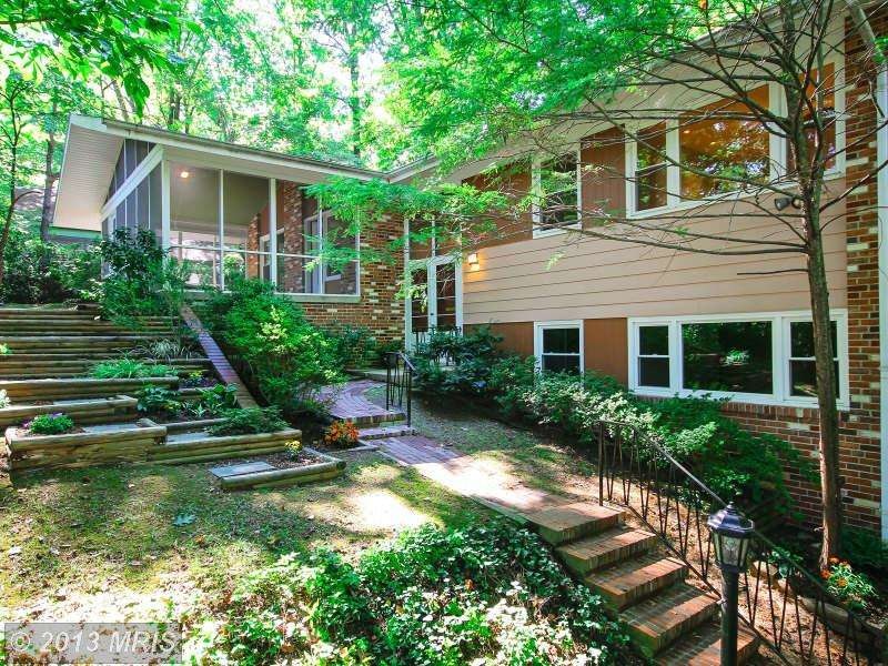 6359 Lakeview Dr, Falls Church, VA 22041 - photo 1