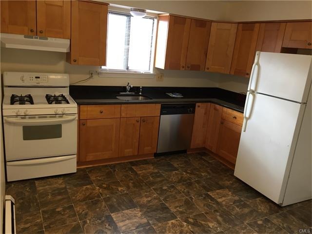 292 Robin St unit 1, Bridgeport, CT 06606 - photo 1