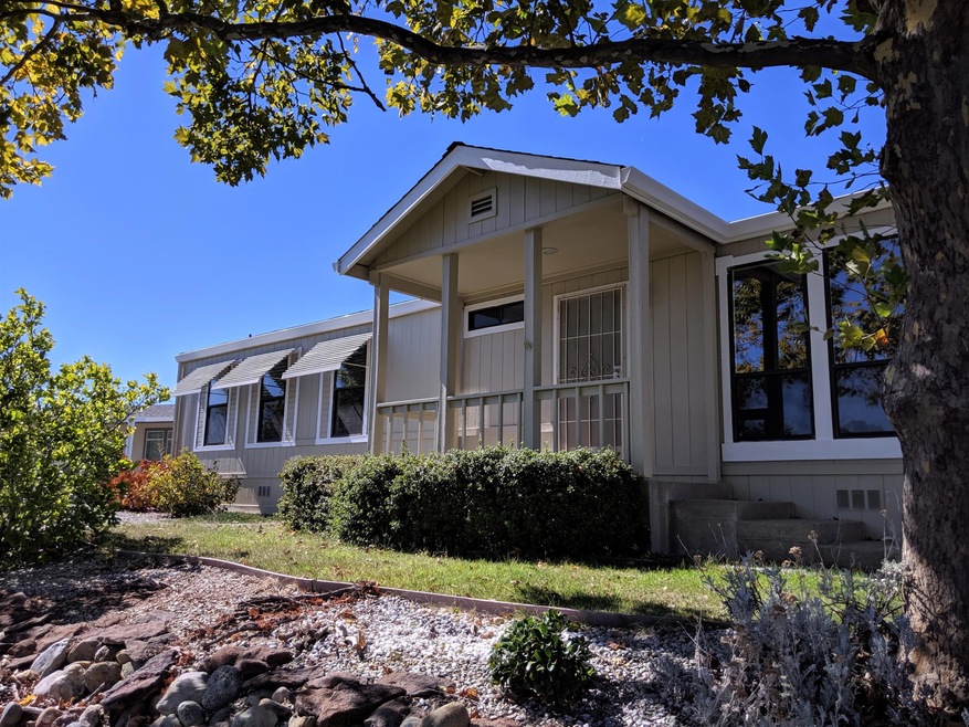 Welcome to 4596 Hickory Trl,