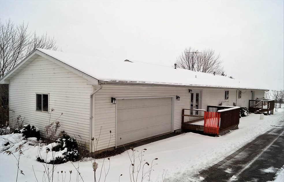 W969 Yarwood Rd, Brooklyn, WI 53521 - photo 1