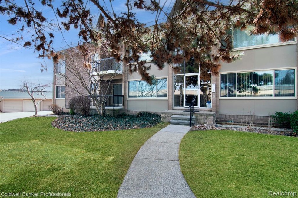 1989 Klingensmith Rd unit 45, Bloomfield Hills, MI 48302 - photo 1