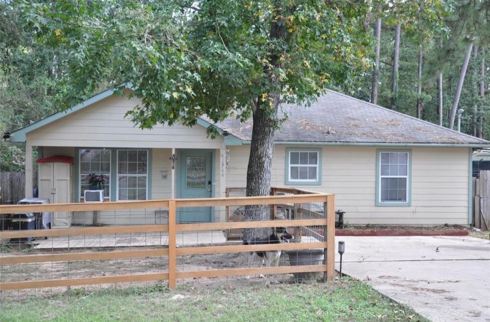 10740 Royal York Dr, Conroe, TX 77303 - photo 1