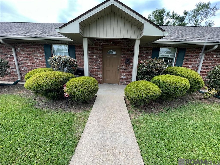 416 E Beech St, Ponchatoula, LA 70454 - photo 1