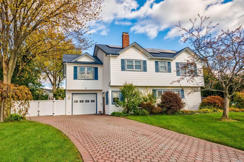 43 Star Ln, Levittown, NY 11756 - photo 1