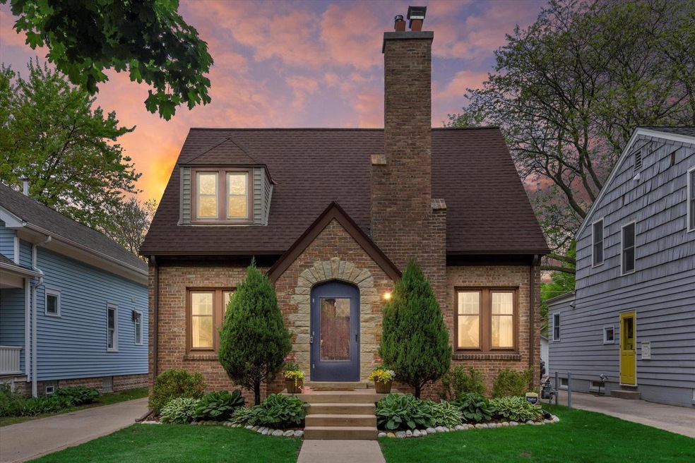 Front Exterior - Twighlight