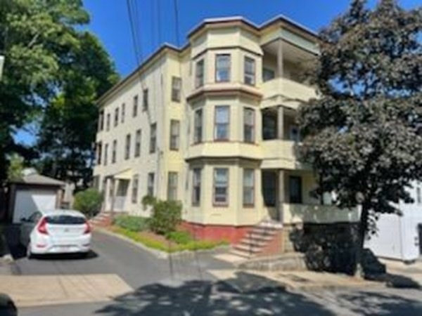 22 Oneida St, Lynn, MA 01902 - photo 1
