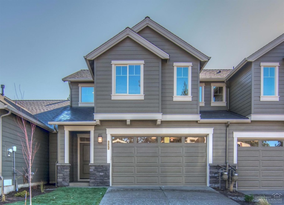 60475 Hedgewood Ln, Bend, OR 97702 - photo 1