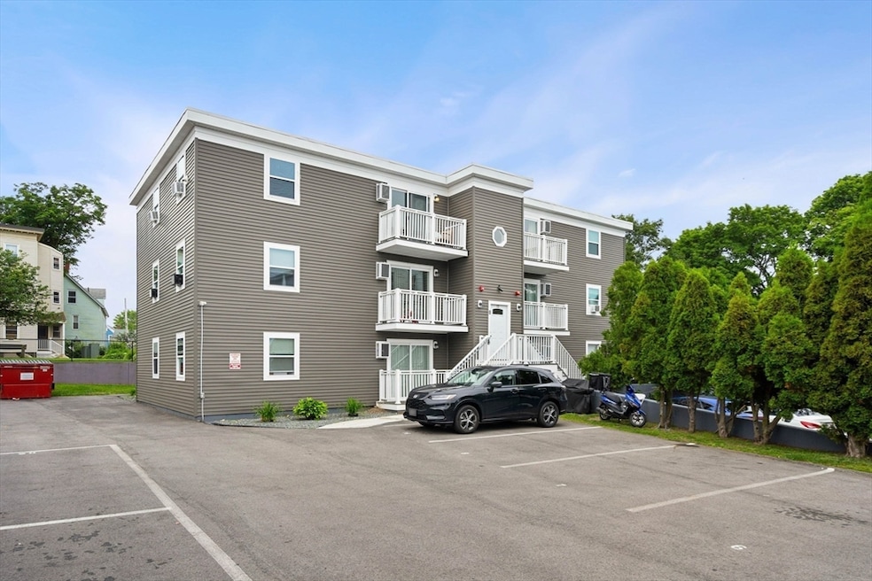 8 Lafayette Park unit 1, Lynn, MA 01902 - photo 1