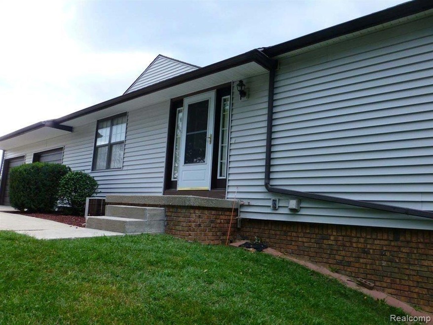 1077 Riverview Ct.jpg