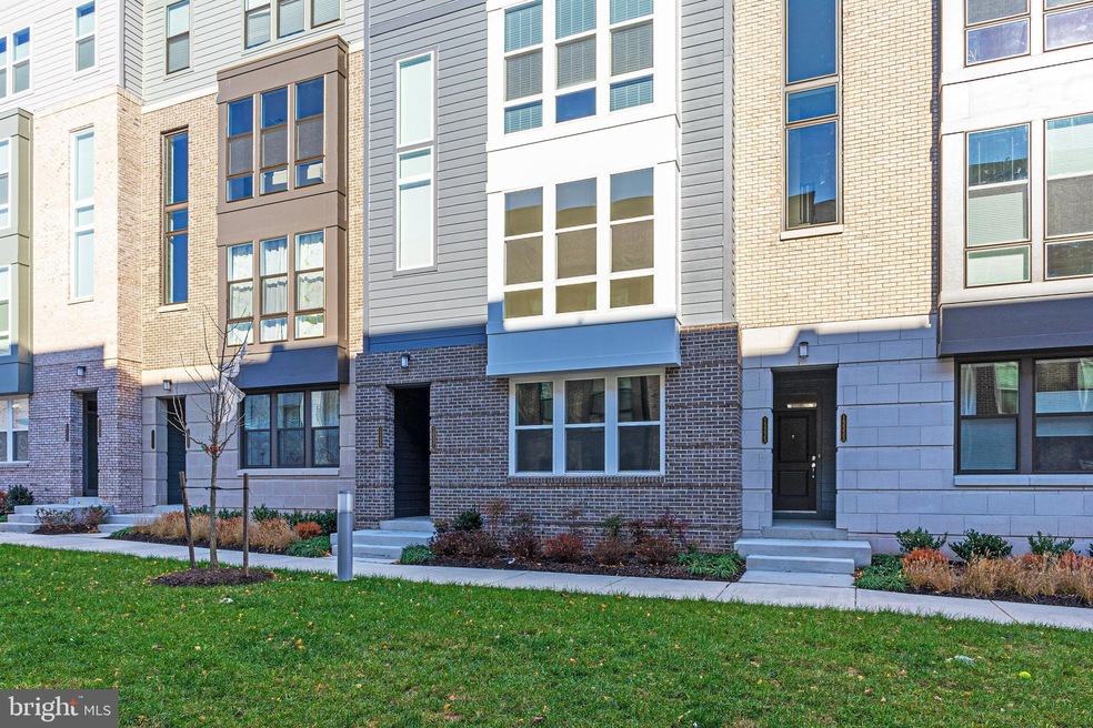 13337 Launders St unit 133, Herndon, VA 20171 - photo 1