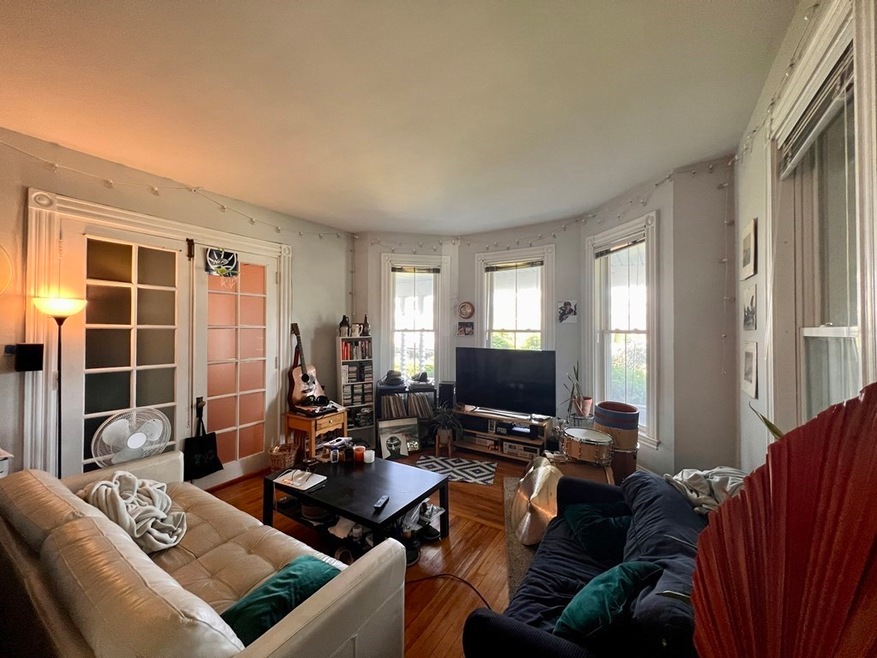 221 Atlantic St unit 1, Quincy, MA 02171 - photo 1
