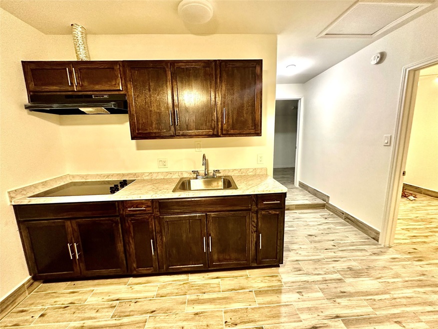 6107 Vinewood Dr, Houston, TX 77088 - photo 1