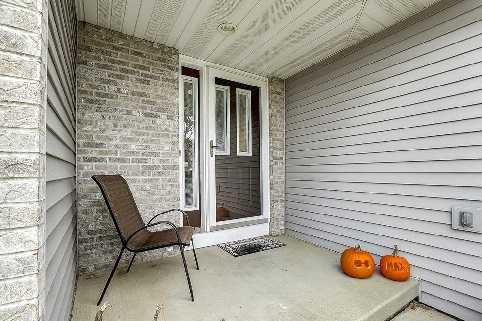 695 Stonebriar Ln, Oregon, WI 53575 - photo 1