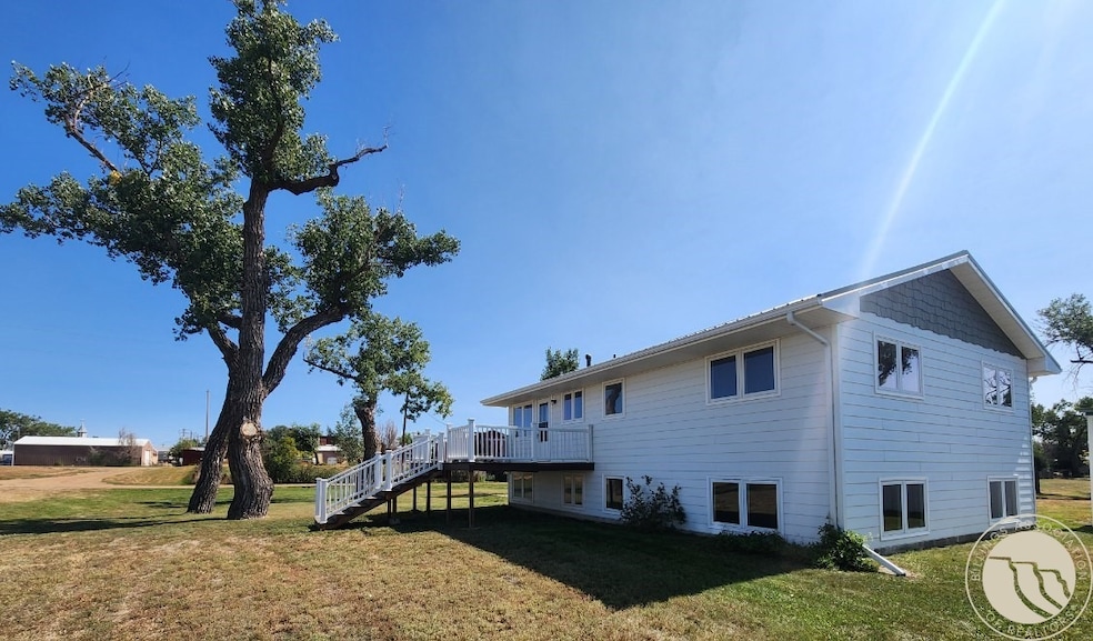 702 Kramer St, Jordan, MT 59337 - photo 1