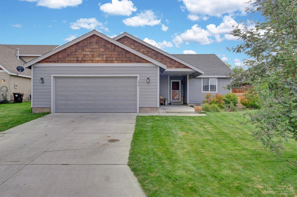 1940 NW Joshua Tree Ct, Redmond, OR 97756 - photo 1