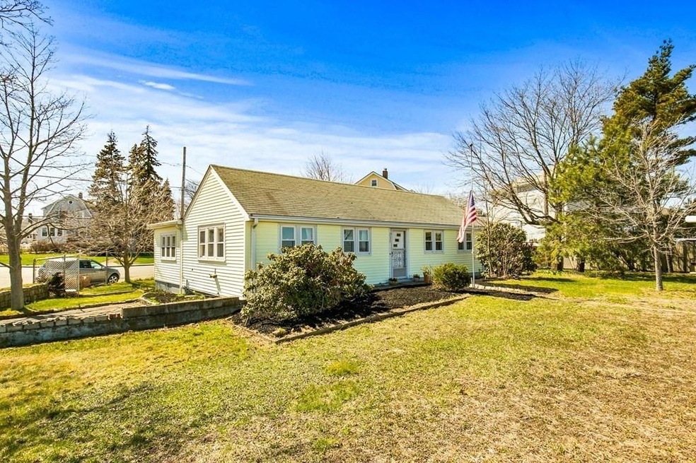 519 Quincy Shore Dr, Quincy, MA 02171 - photo 1