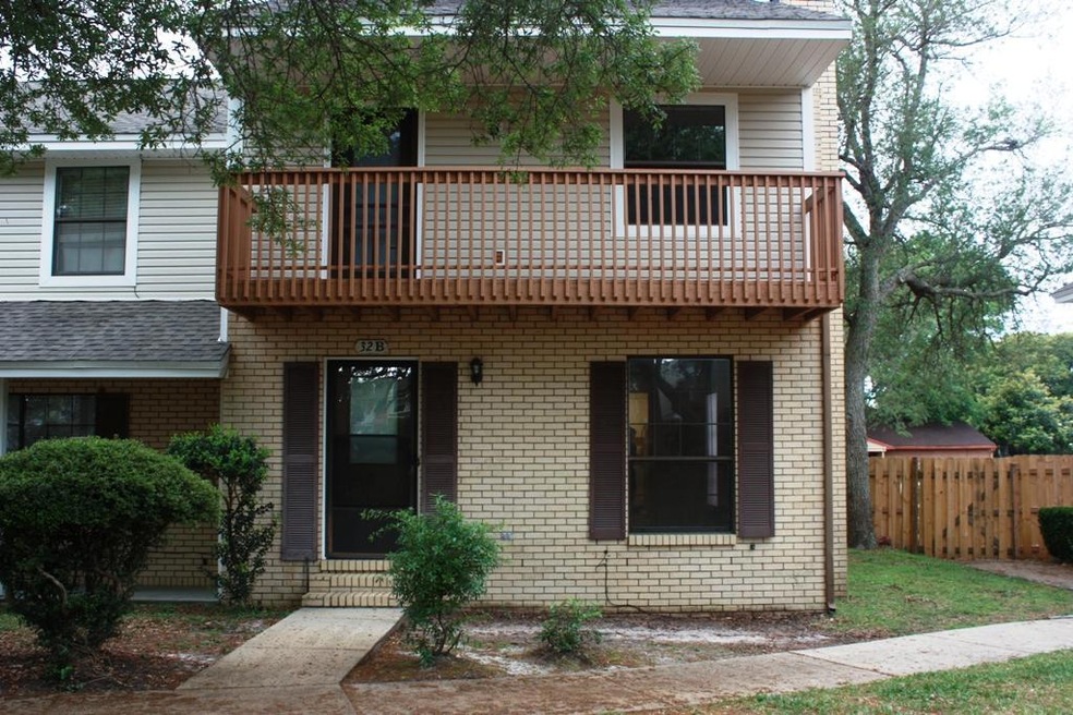 END UNIT TOWNHOME