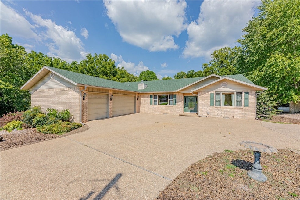 17 Skelton Dr, Bella Vista, AR 72715 - photo 1