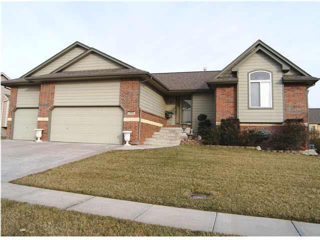 STUNNING CUSTOM FAIRSTONE RANCH HOME!