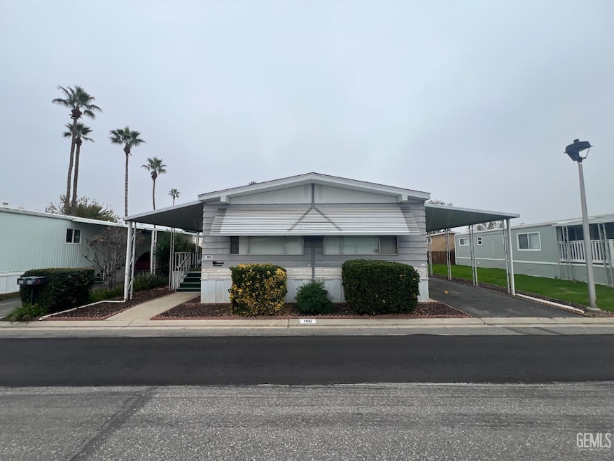 4401 Hughes Ln unit 106, Bakersfield, CA 93304 - photo 1