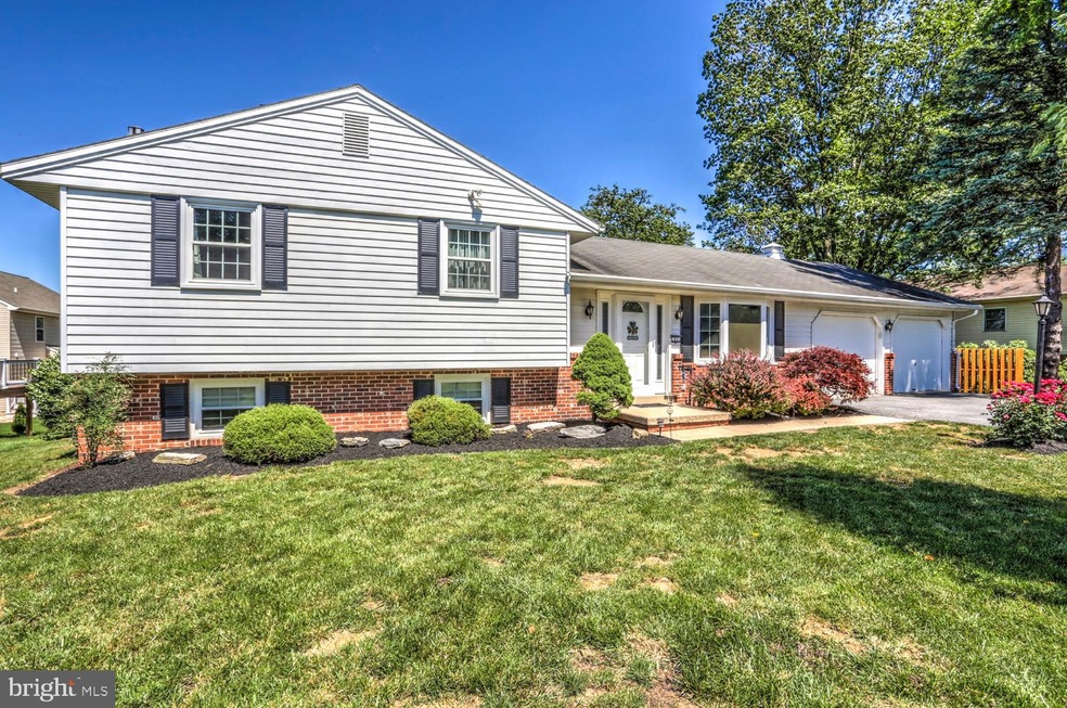 57 Country Side Ln, Leola, PA 17540 - photo 1