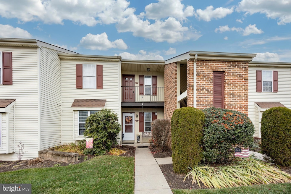 414 Westridge Dr unit 184, Phoenixville, PA 19460 - photo 1