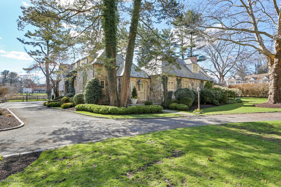 12 Searles Rd