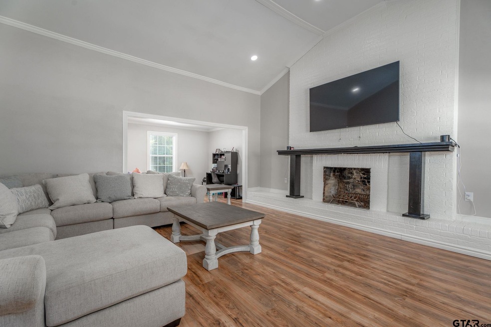 3925 Old Noonday Rd, Tyler, TX 75701 - photo 1