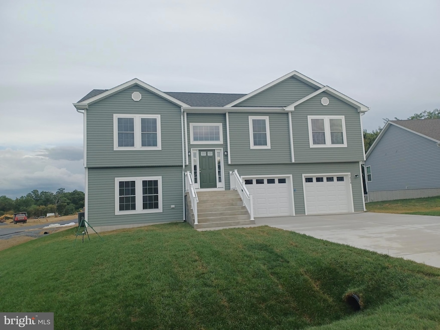 1424 Prentiss Point Pkwy, Martinsburg, WV 25401 - photo 1