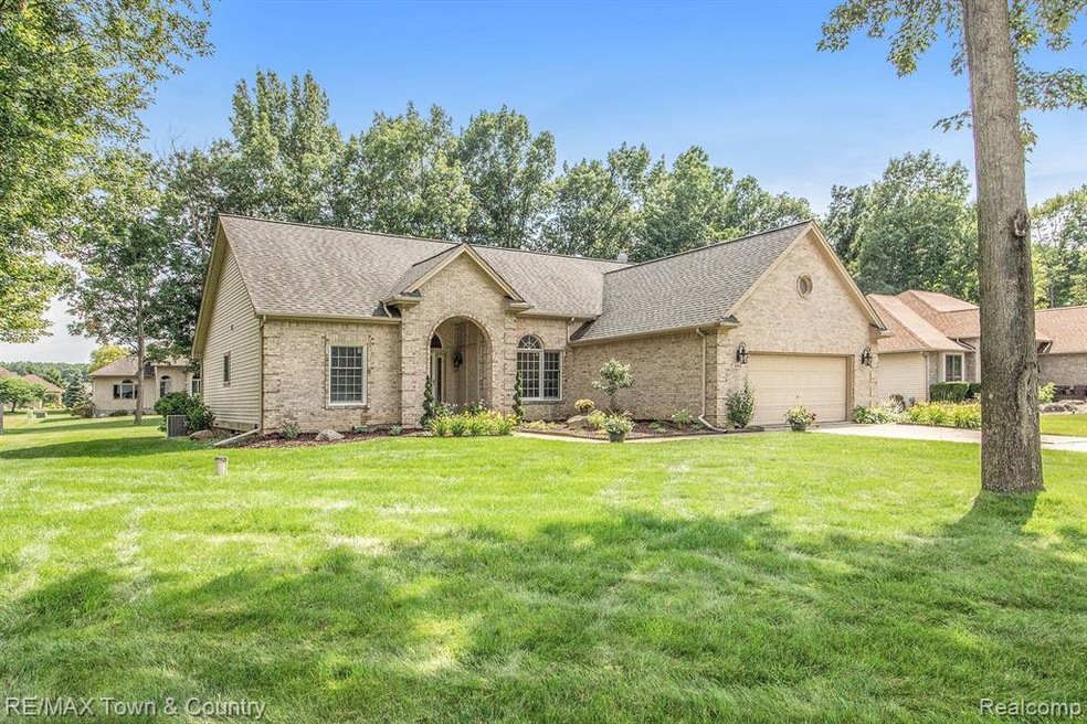 5169 Wyndemere Square, Swartz Creek, MI 48473 - photo 1