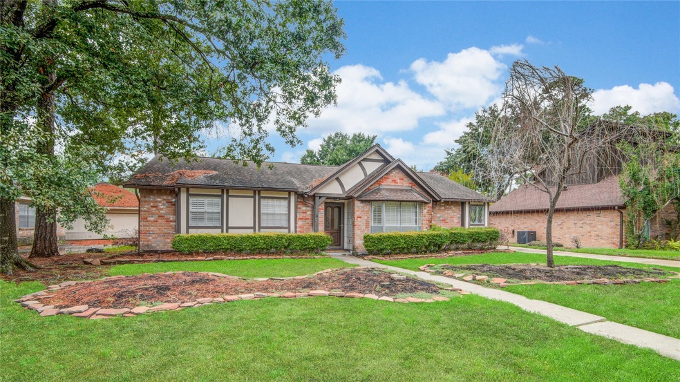 15603 Baldswelle Dr, Tomball, TX 77377 - photo 1