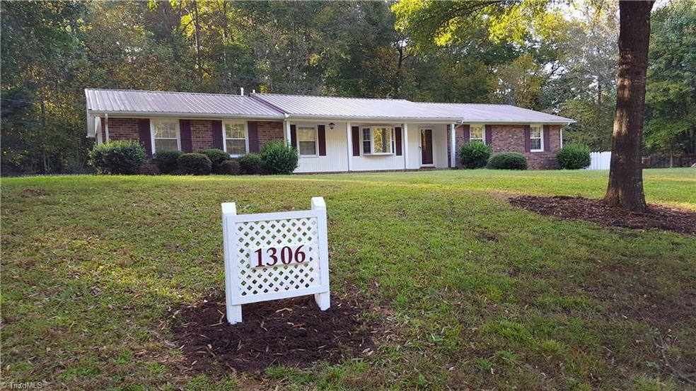 1306 Cable Creek Rd, Asheboro, NC 27205 - photo 1