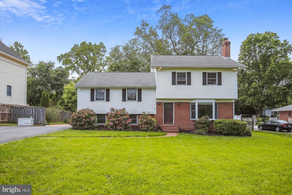 2114 Great Falls St, Falls Church, VA 22043 - photo 1