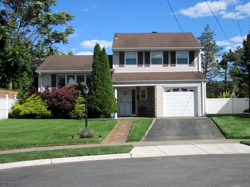 29 Van Ness Ct, Clifton, NJ 07013 - photo 1