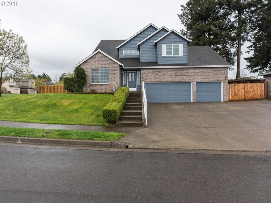 1786 SW Montmore Way, Troutdale, OR 97060 - photo 1