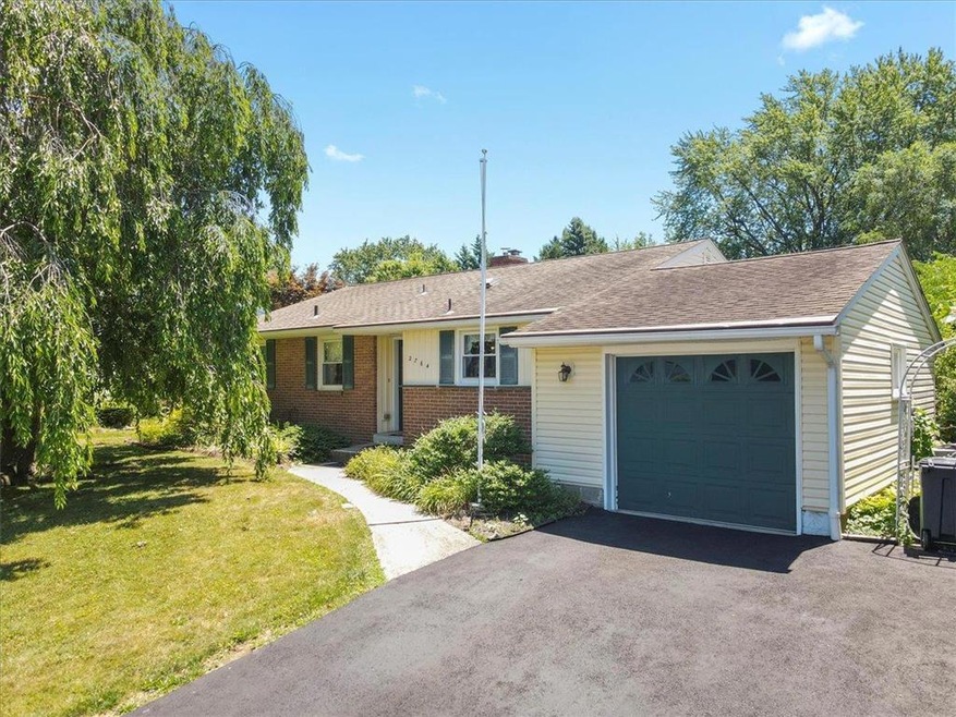 2764 W Fairview St, Allentown, PA 18104 - photo 1