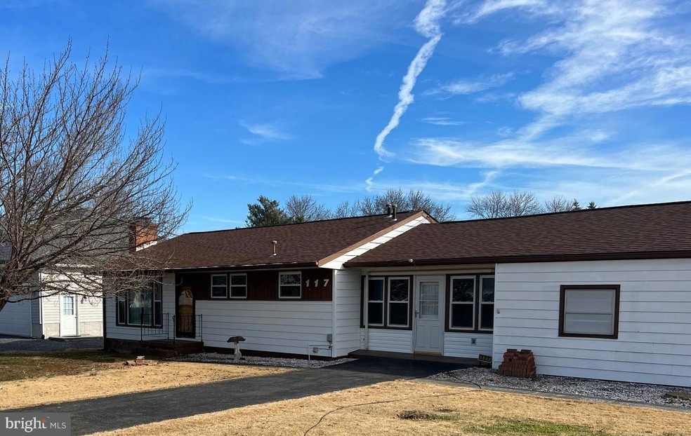 117 Plantation Dr, Winchester, VA 22602 - photo 1