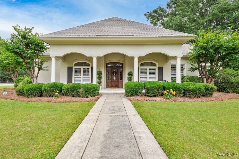 Lovely front elevation