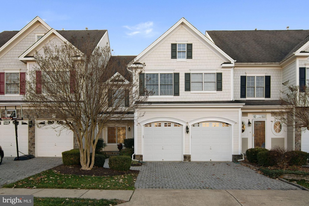 1817 Hyden Place, Woodbridge, VA 22191 - photo 1