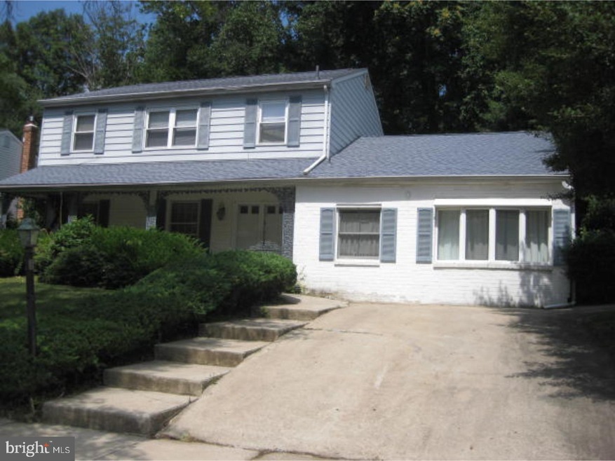 419 Camelot Dr, Brookhaven, PA 19015 - photo 1