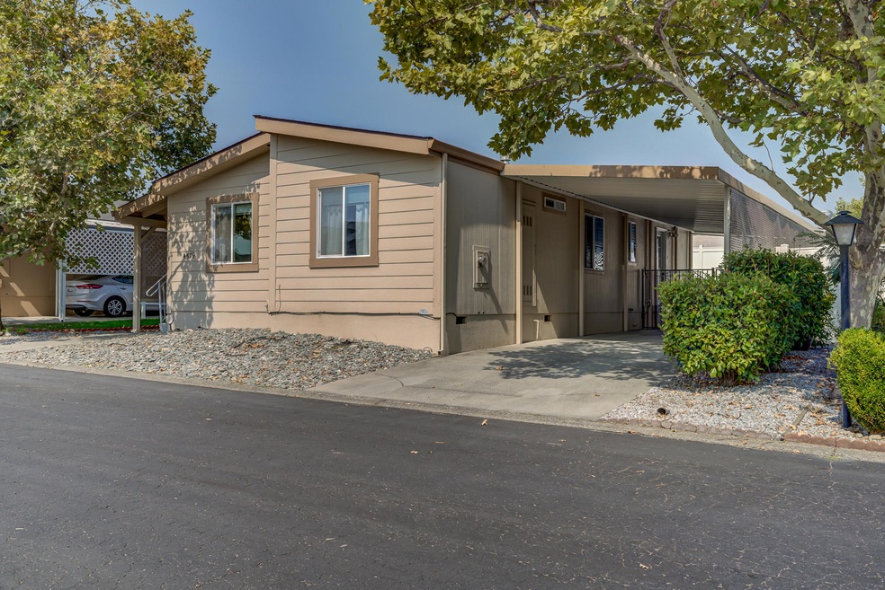 Welcome to 4579 Hickory Trl,