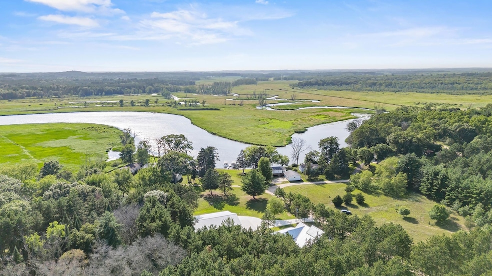 W6191 Lueck Ln, Princeton, WI 54968 - photo 1